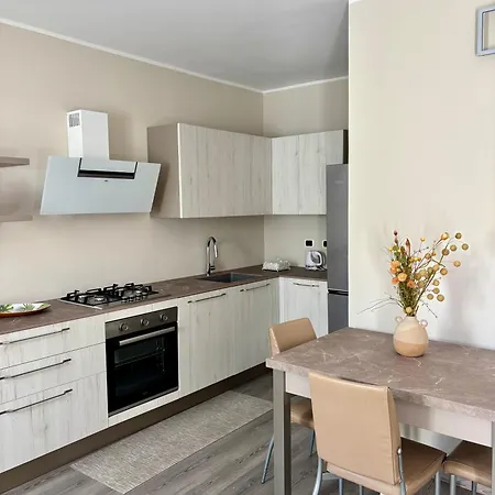 Residenza Pesce D'oro 아파트호텔 베르바니아