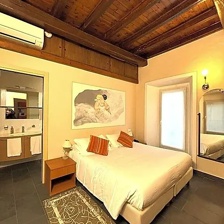 Residenza Pesce D'oro 3*