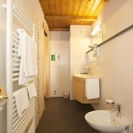 Residenza Pesce D'oro 아파트호텔 베르바니아