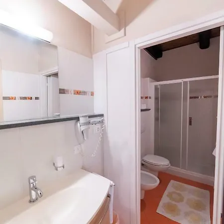 アパートホテル Residenza Pesce D'oro ヴェルバーニア