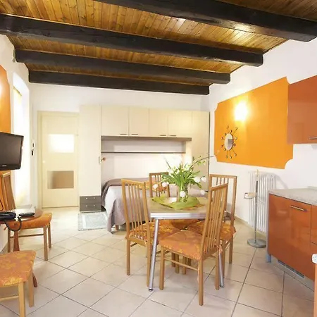アパートホテル Residenza Pesce D'oro ヴェルバーニア